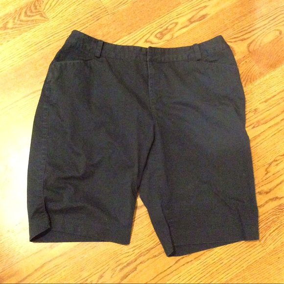 8 Shorts (Plus Size)!!! Only $5 each! If you want specific ones comment $6 each - Picture 4 of 16